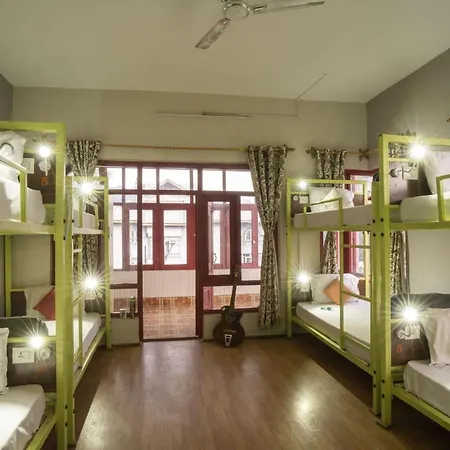 Zostel Srinagar Hostel Exterior photo